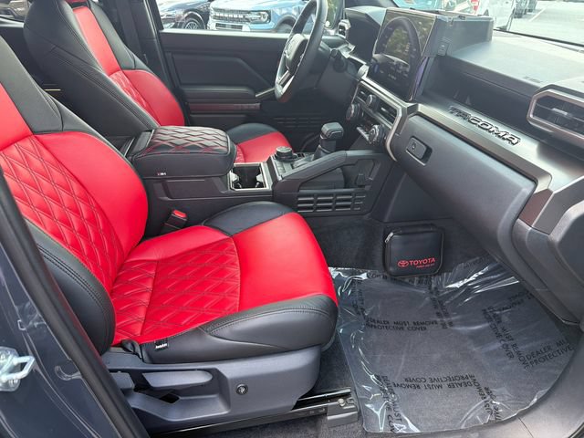 Used 2025 Toyota Tacoma TRD Off-Road AWD/4WD image 15