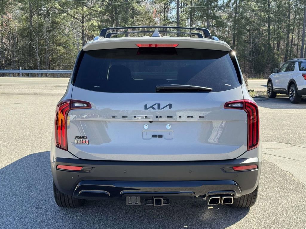 Used 2022 Kia Telluride SX w/ SX Prestige Package image 3