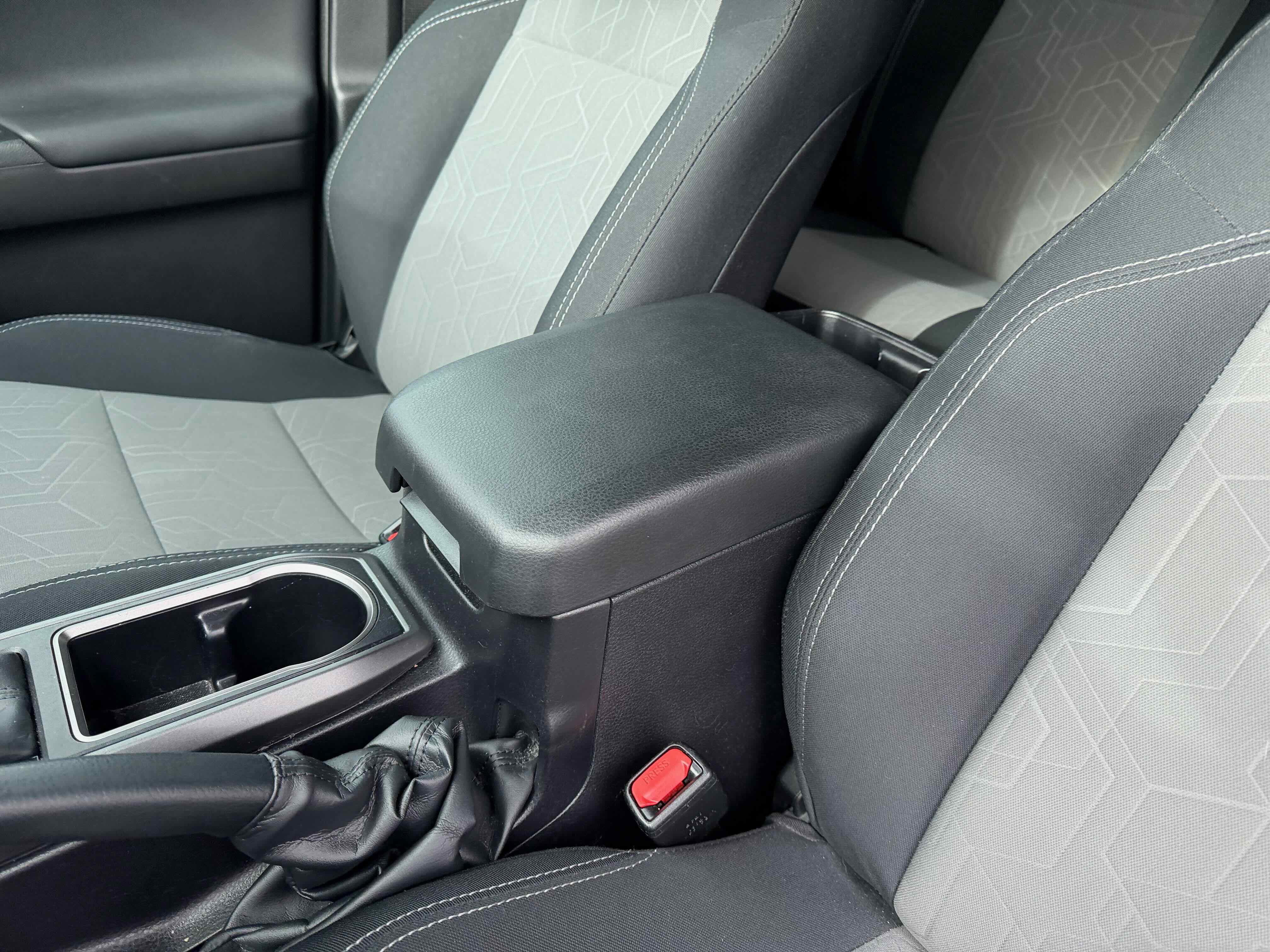 Used 2022 Toyota Tacoma TRD Off-Road image 27