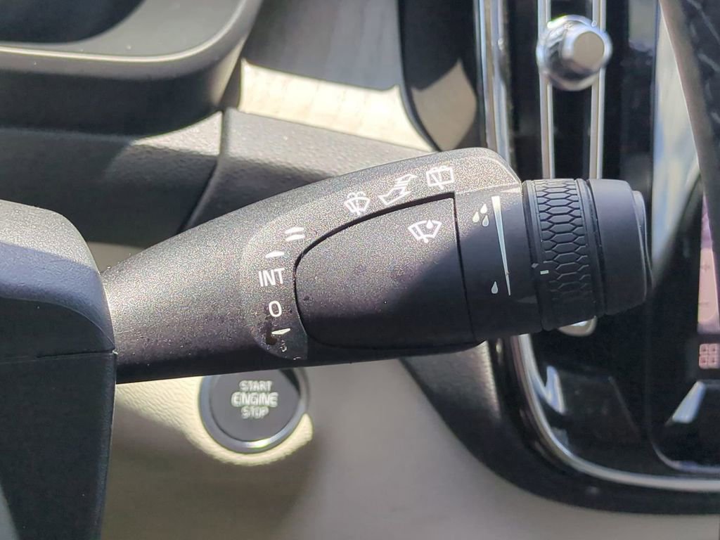 Used 2024 Volvo XC40 B5 Plus w/ Protection Package Premier image 30