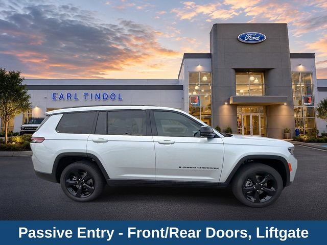 Used 2025 Jeep Grand Cherokee L Limited w/ Luxury Tech Group II AWD/4WD image 9