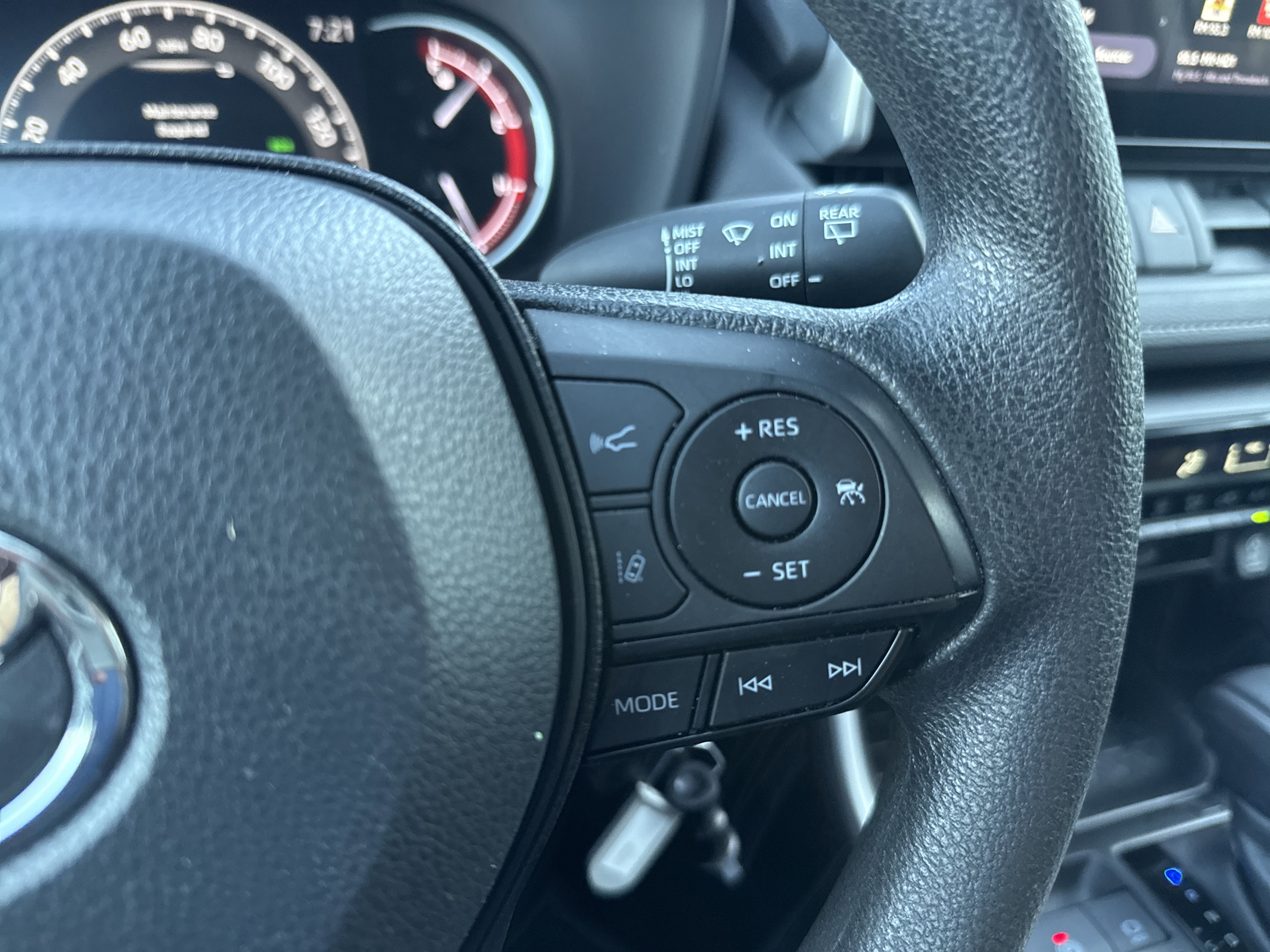 Used 2023 Toyota RAV4 LE image 13