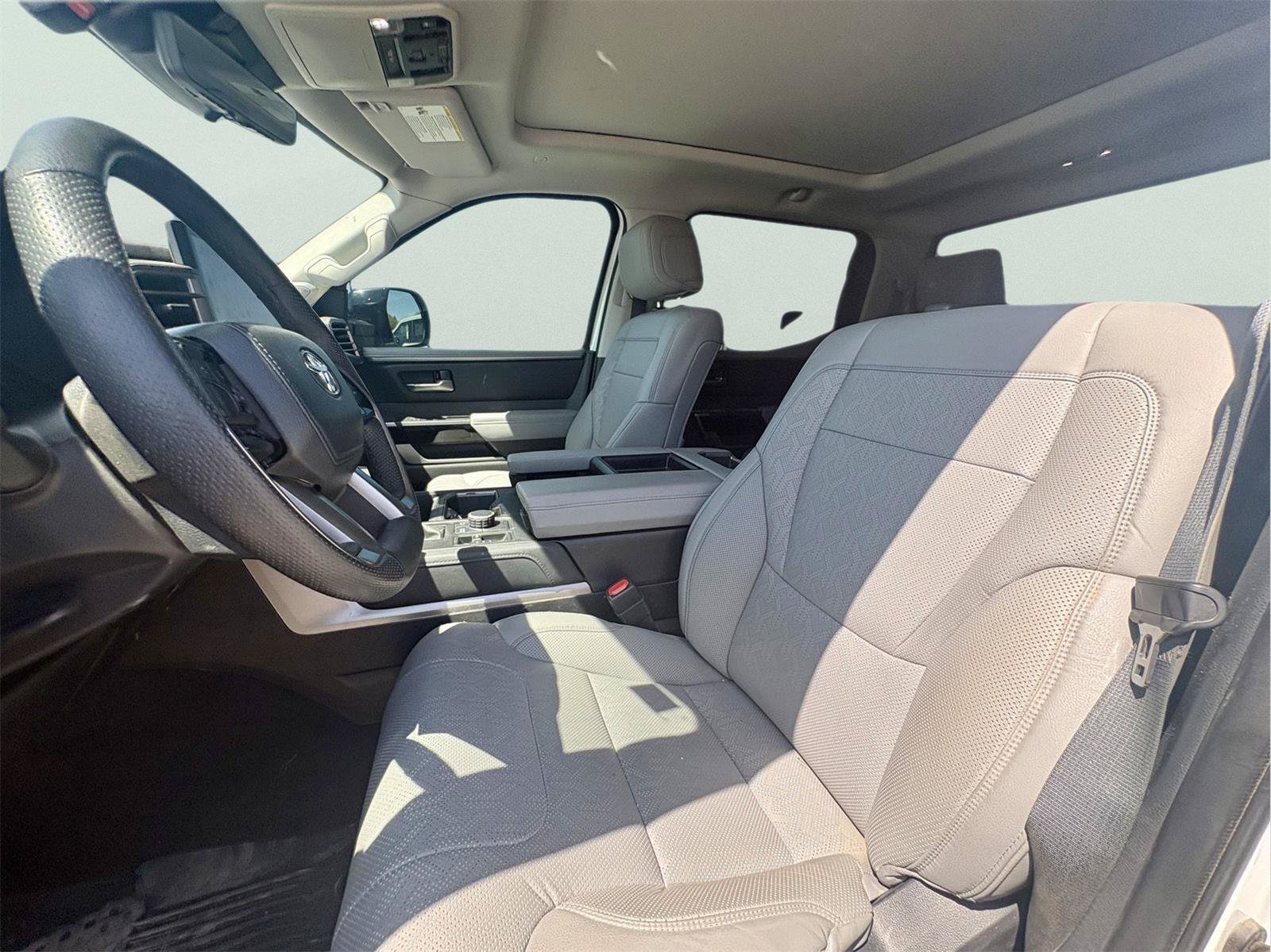 Used 2024 Toyota Tundra Limited AWD/4WD image 12