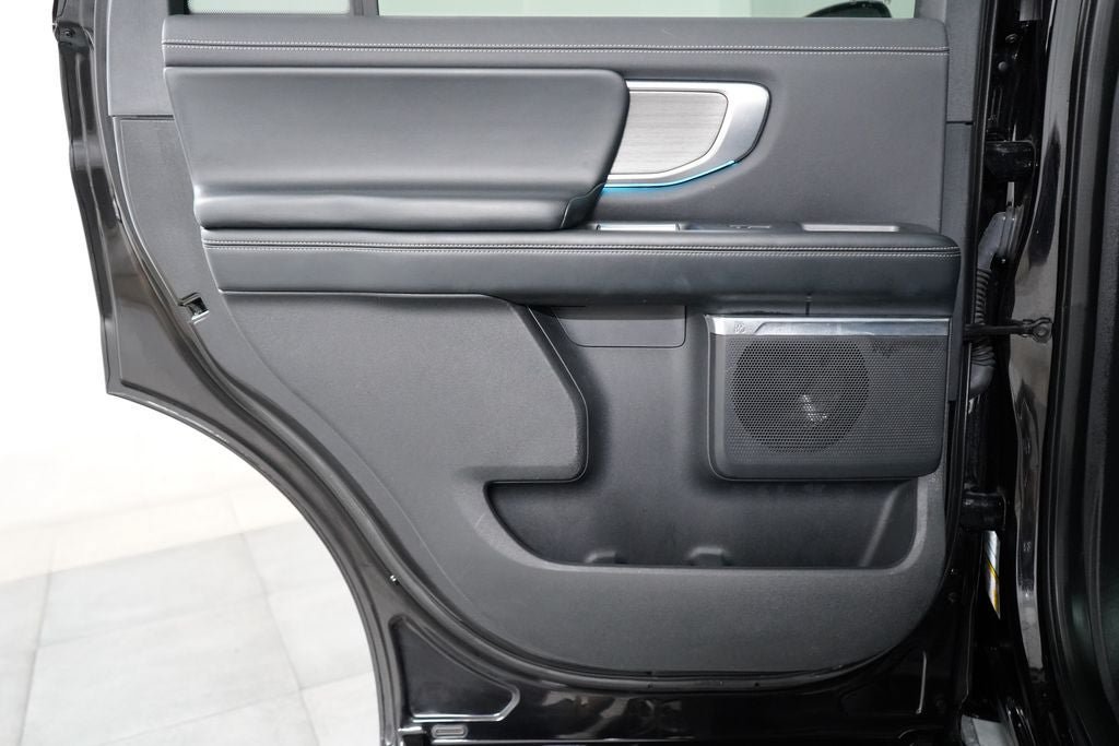 Certified 2025 Ford Expedition Platinum AWD/4WD image 32