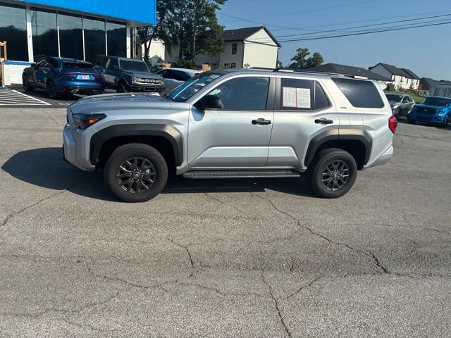 Used 2025 Toyota 4Runner SR5 AWD/4WD image 16
