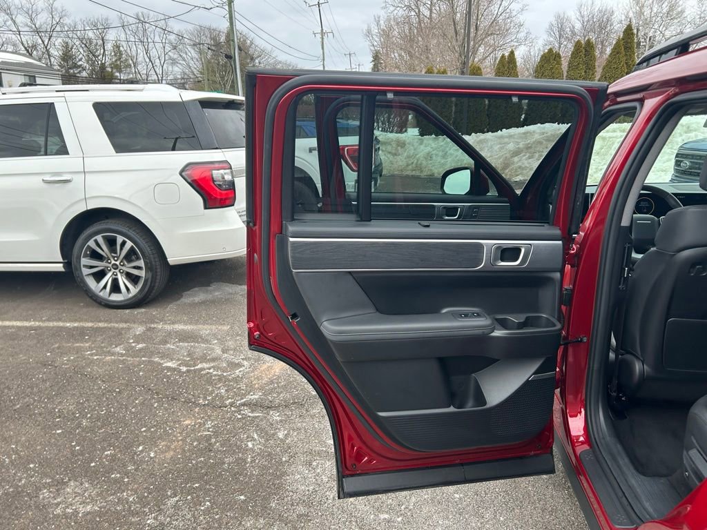 Used 2025 Hyundai Santa Fe Limited image 15