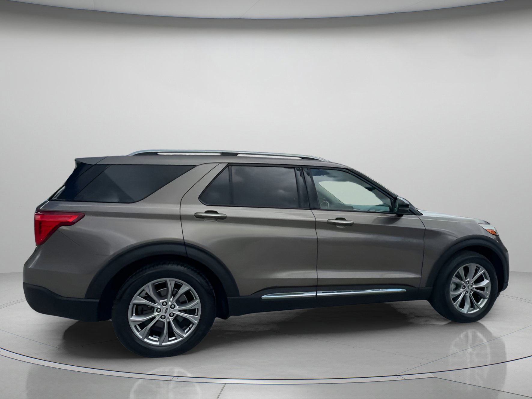 Certified 2021 Ford Explorer Limited w/ Equipment Group 301A image 23