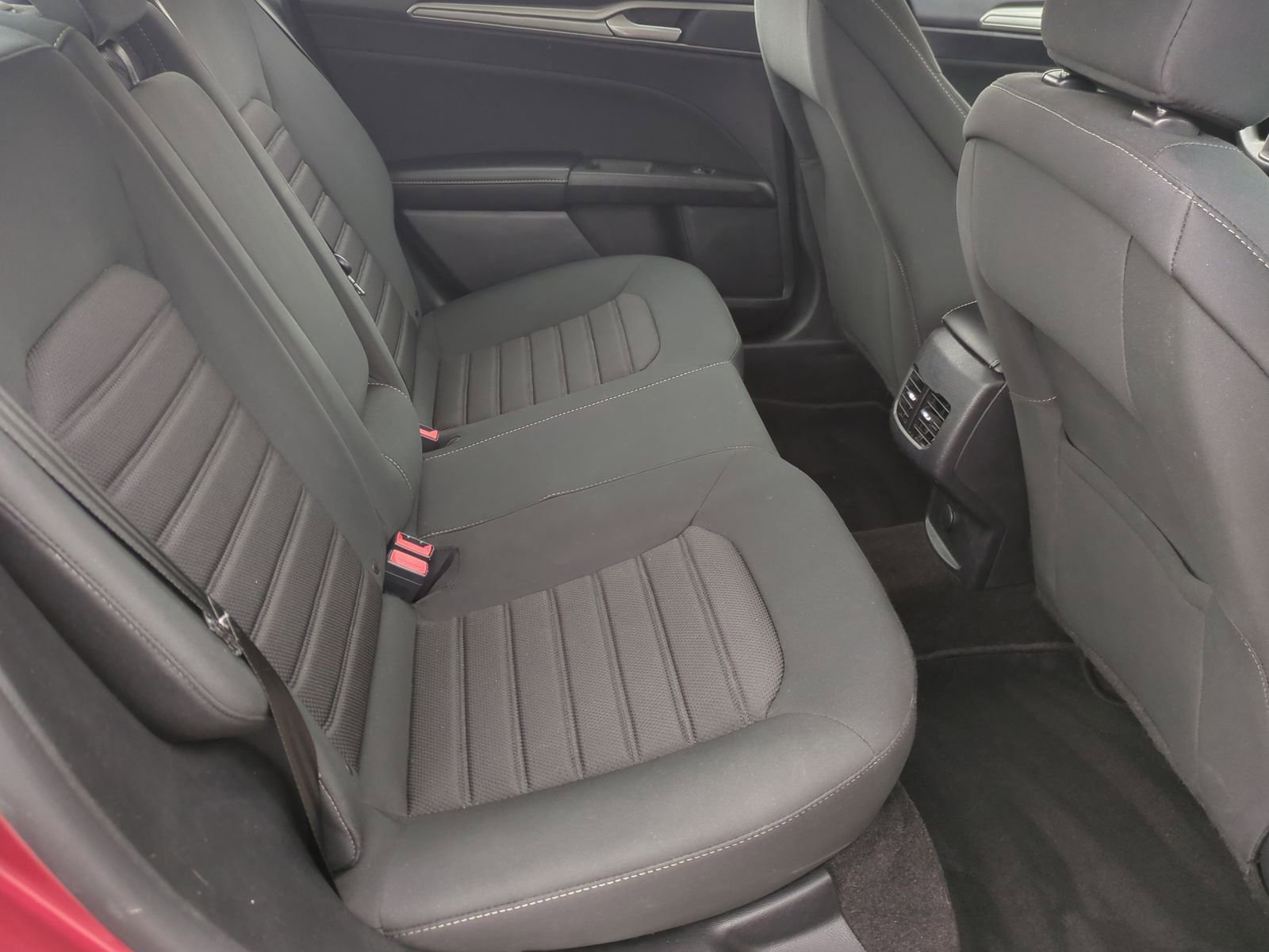 Certified 2020 Ford Fusion SE image 33