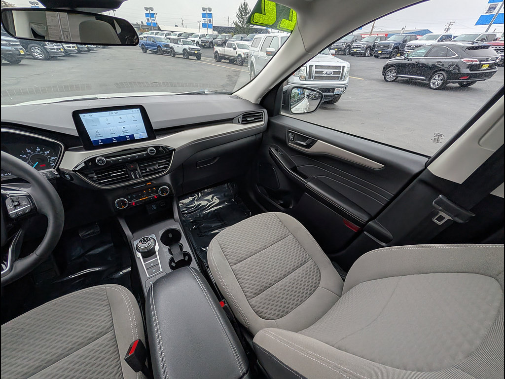 Certified 2022 Ford Escape SE w/ SE Sport Appearance Package AWD/4WD image 16