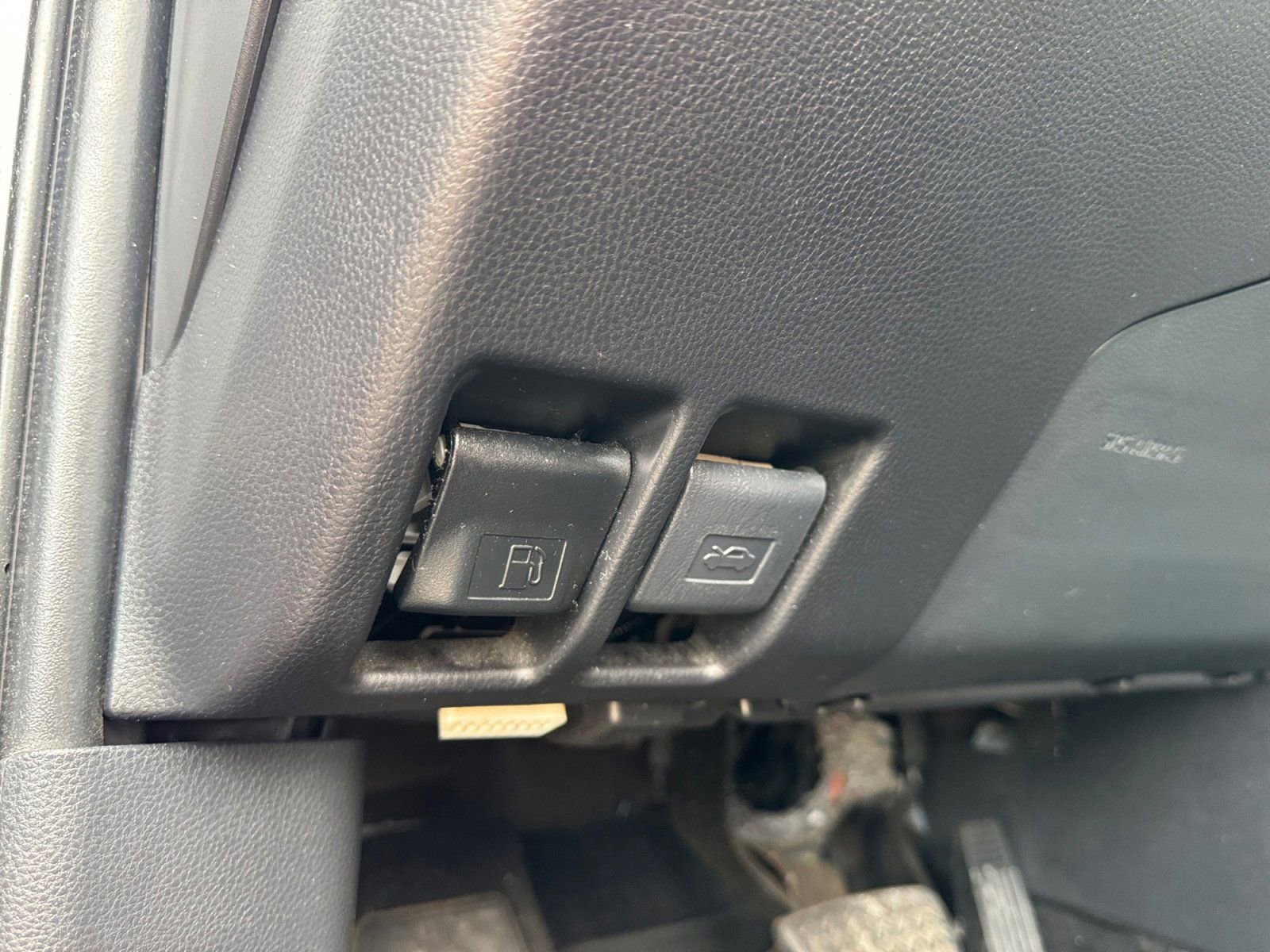 Used 2021 Toyota RAV4 XLE FWD image 20