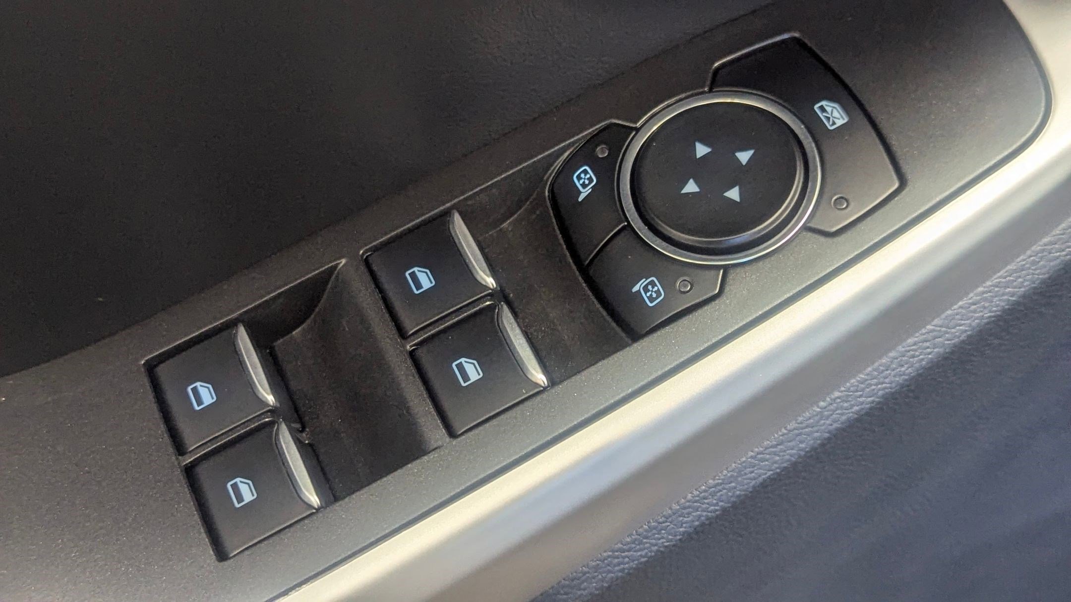 Certified 2022 Ford Explorer XLT w/ Equipment Group 202A image 21