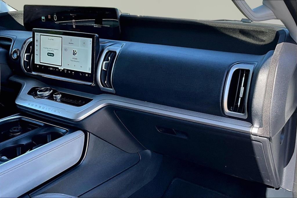 Certified 2025 Ford Expedition Active AWD/4WD image 17