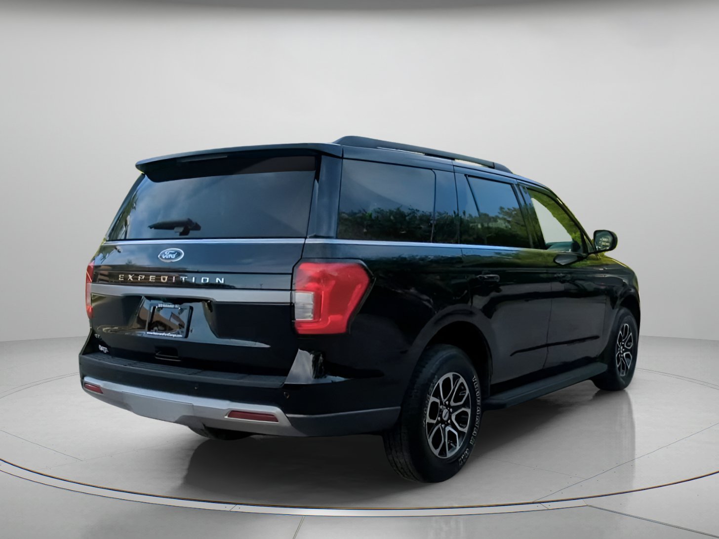 Certified 2024 Ford Expedition XLT RWD image 27