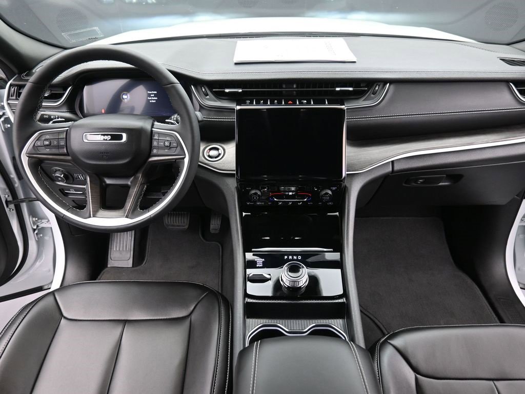 Used 2024 Jeep Grand Cherokee L Limited w/ Black Appearance Package image 14