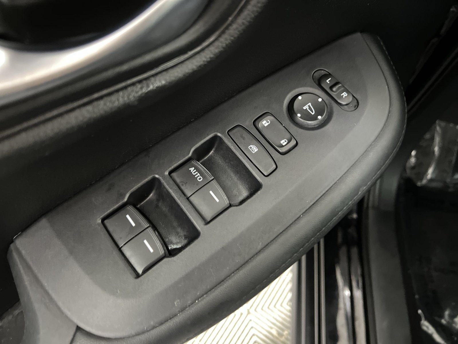 Used 2024 Honda HR-V LX image 15