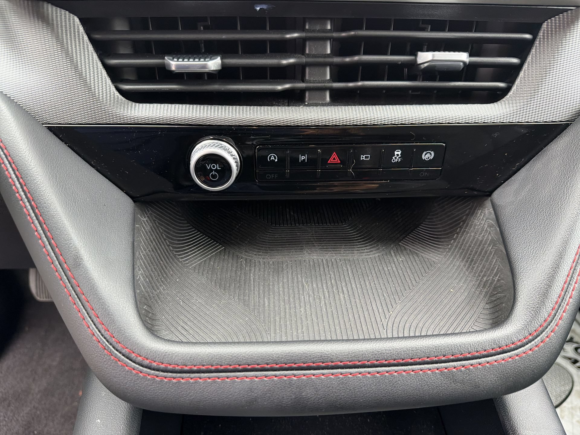 Certified 2025 Ford Explorer ST-Line RWD image 4