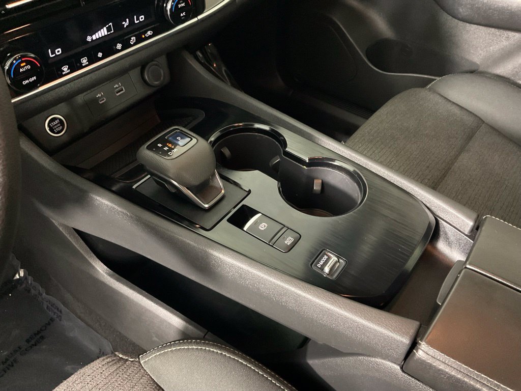 Used 2022 Nissan Rogue SV FWD image 19