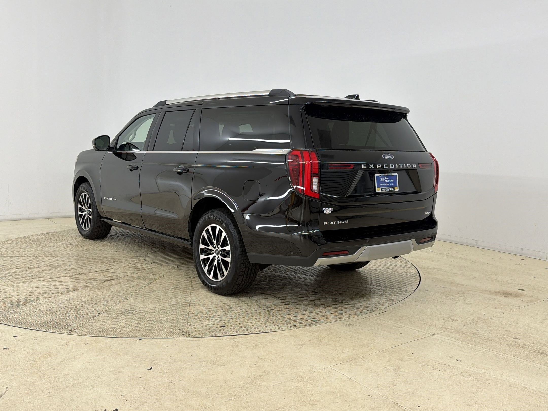 Certified 2025 Ford Expedition Max Platinum AWD/4WD image 3