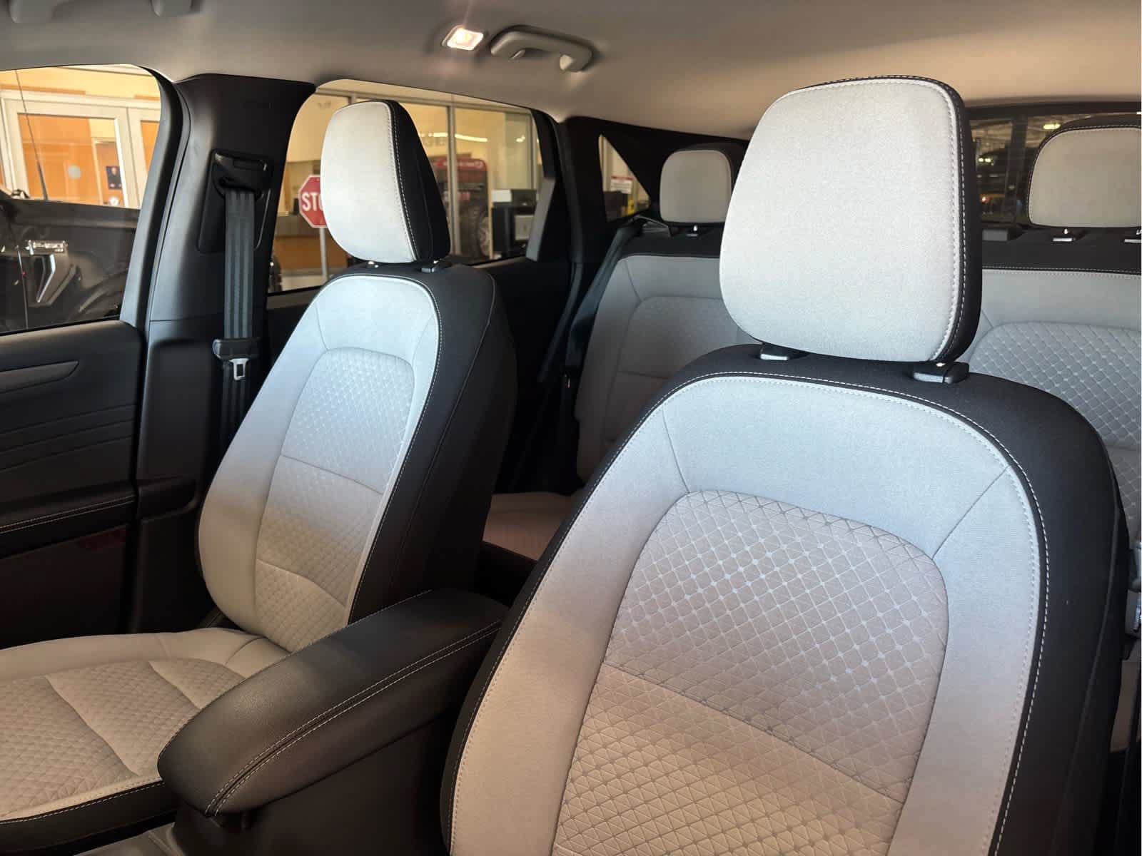 Certified 2023 Ford Escape Active AWD/4WD image 29