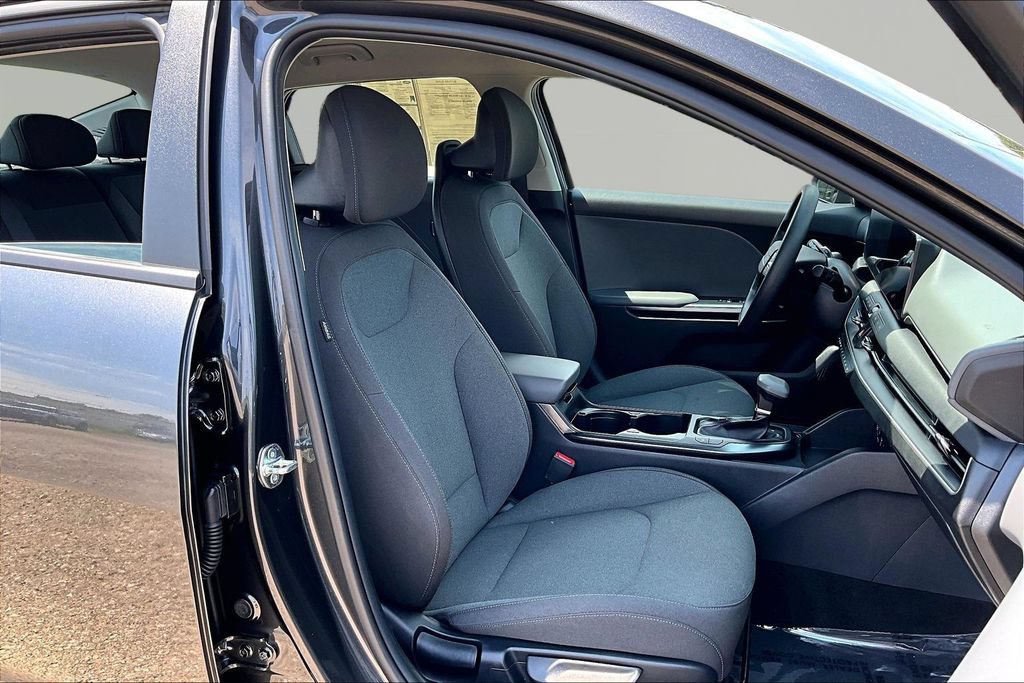 Used 2025 Kia K4 FWD image 7