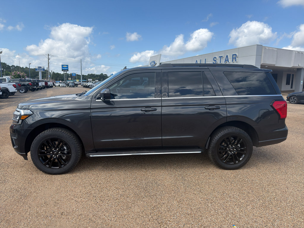 Certified 2022 Ford Expedition XLT RWD image 3