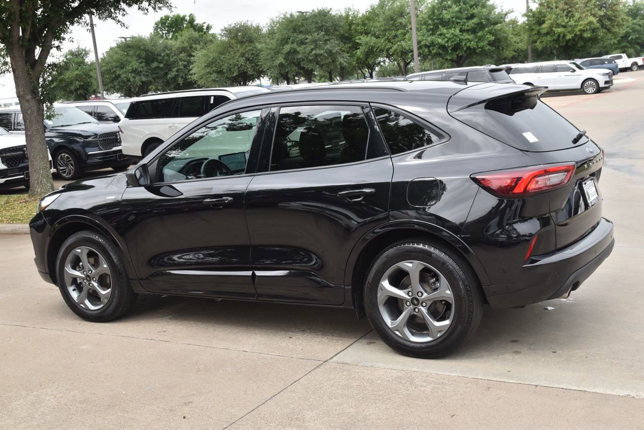 Certified 2024 Ford Escape ST-Line w/ Tech Pack #1 AWD/4WD image 6