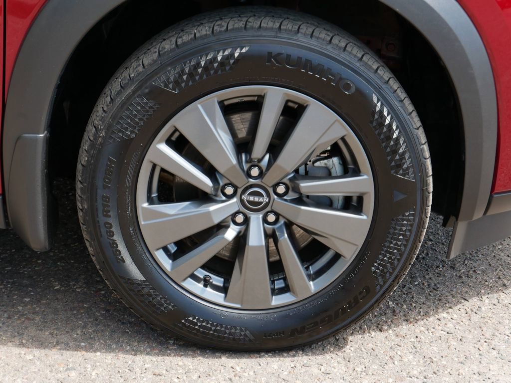 Used 2024 Nissan Pathfinder SV w/ SV Premium Package image 7