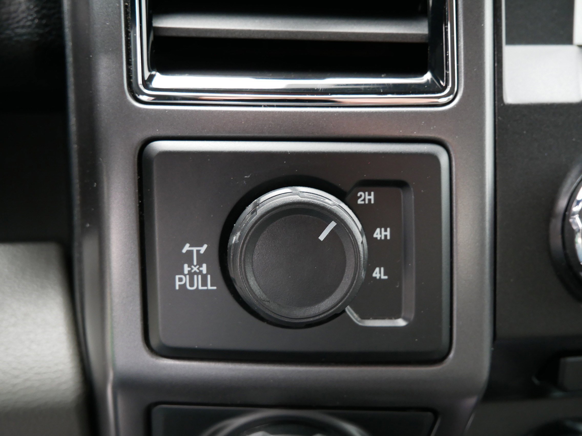 Certified 2018 Ford F150 XLT w/ Equipment Group 302A Luxury image 30