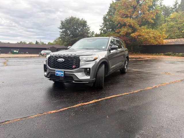 Certified 2025 Ford Explorer ST AWD/4WD image 4