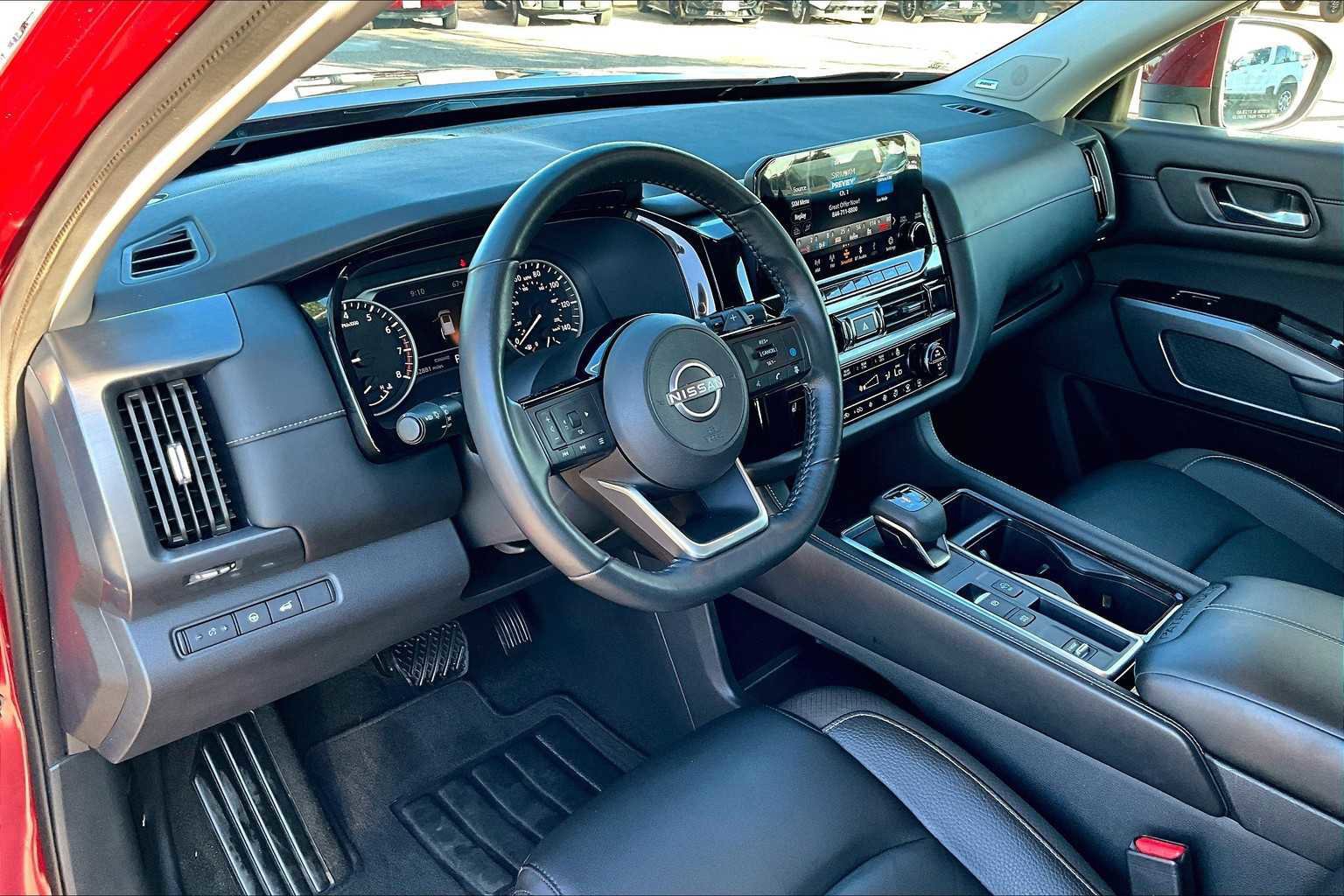 Used 2023 Nissan Pathfinder SL w/ SL Premium Package image 17