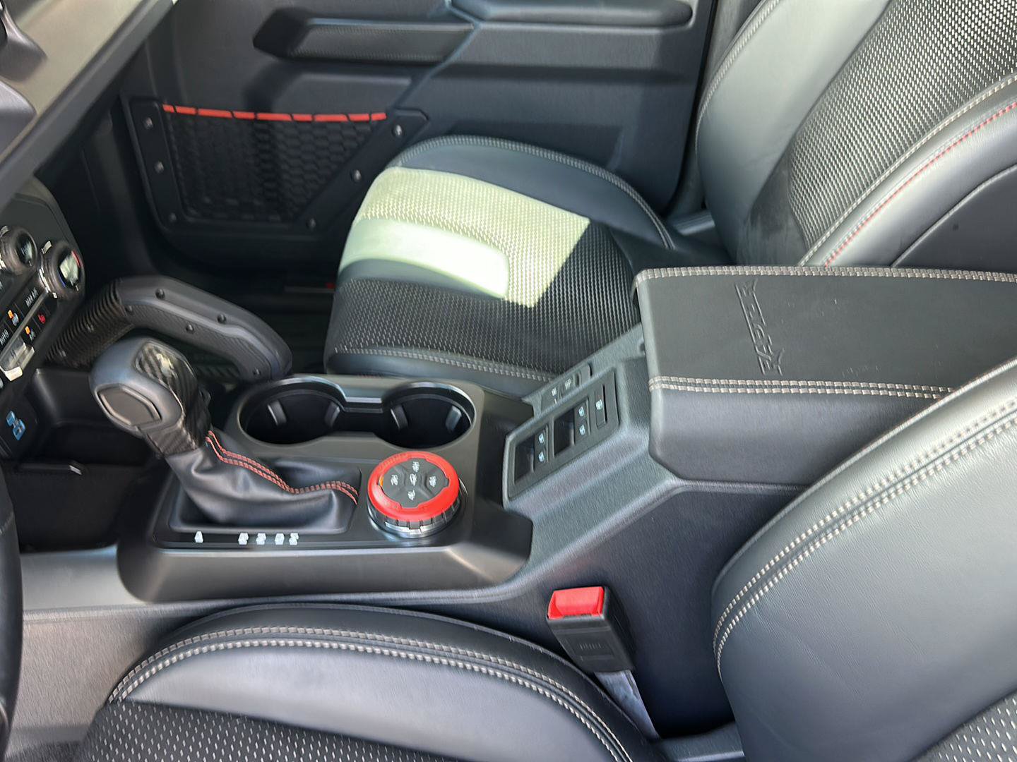 Certified 2025 Ford Bronco Raptor w/ Interior Carbon Fiber Pack AWD/4WD image 15