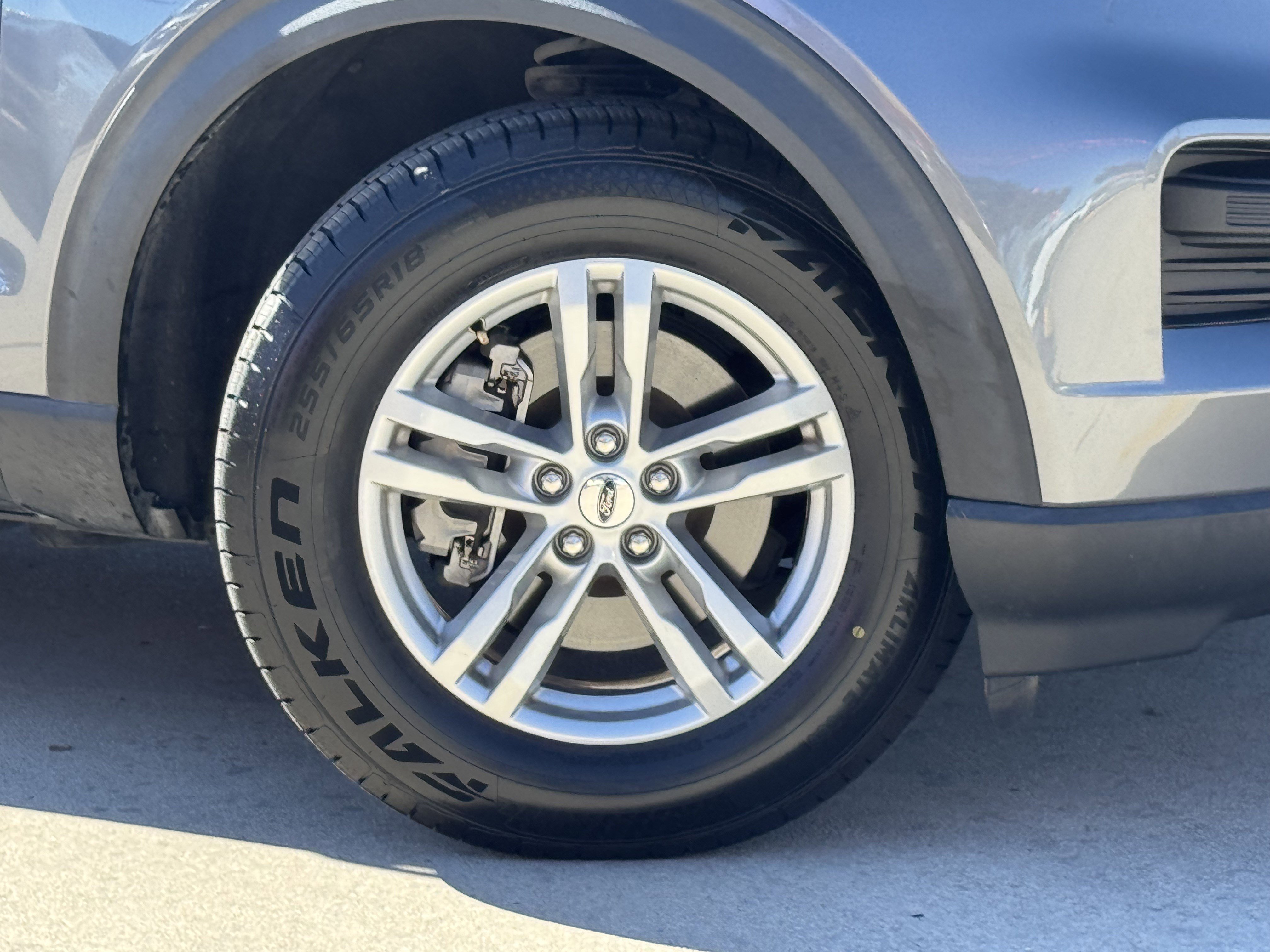 Certified 2021 Ford Explorer XLT image 3