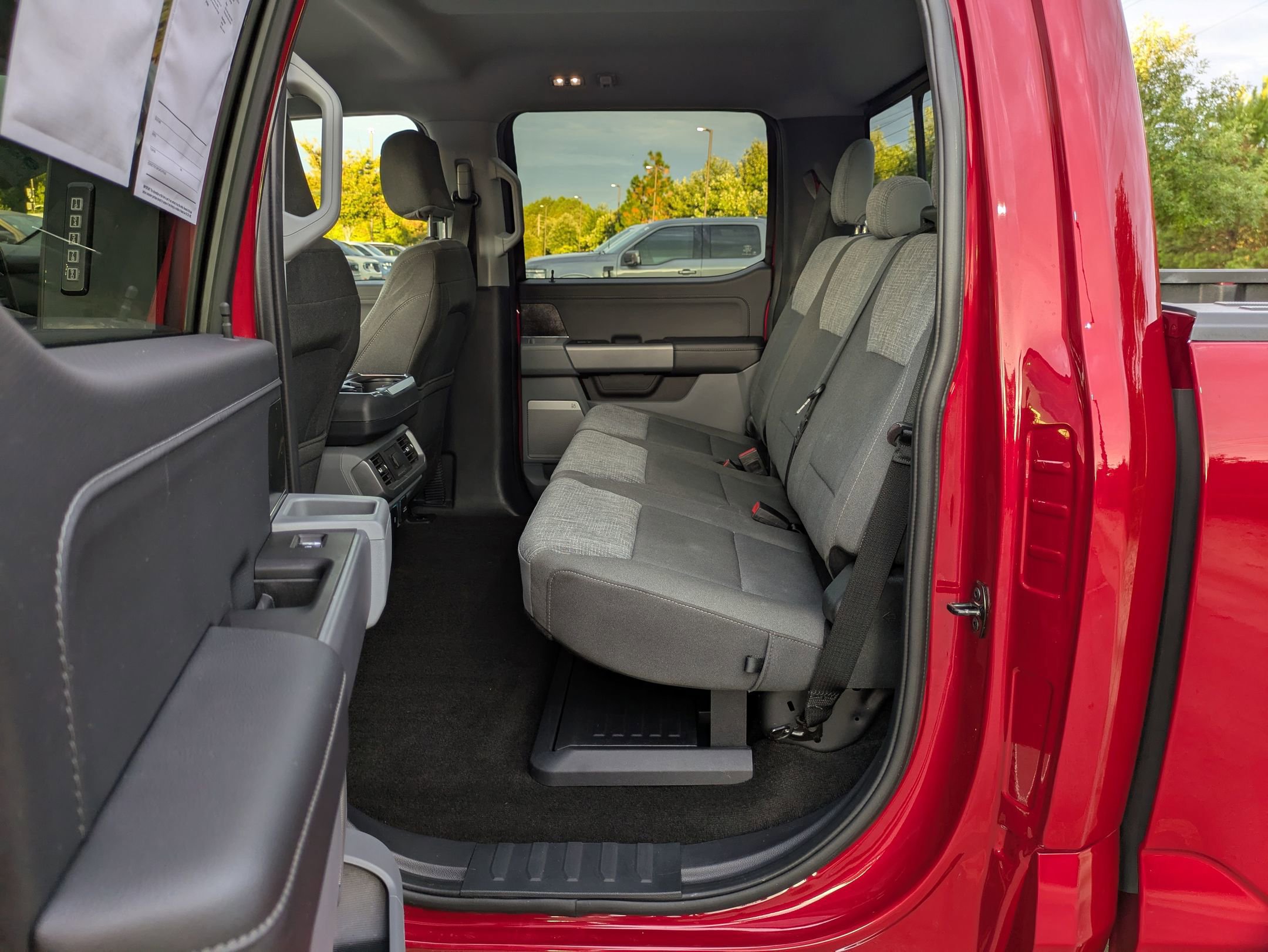 Certified 2022 Ford F150 XLT w/ Equipment Group 302A High image 31