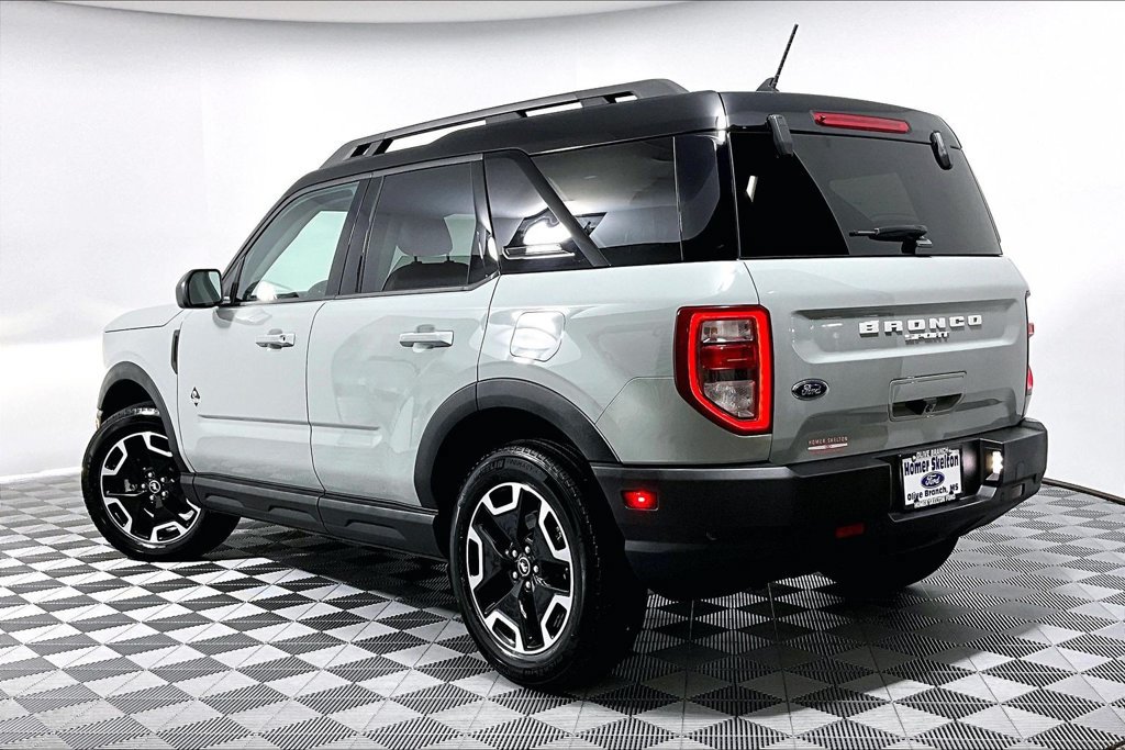 Certified 2024 Ford Bronco Sport Outer Banks w/ Tech Package AWD/4WD image 11