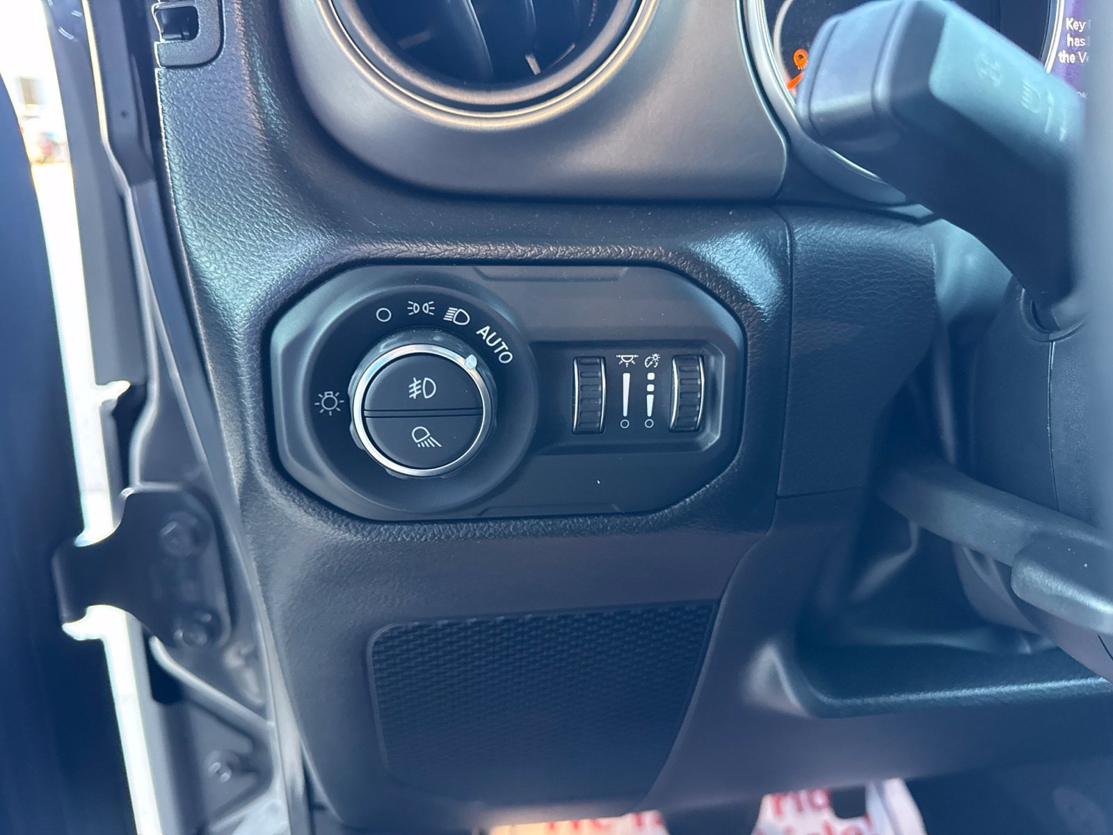 Used 2022 Jeep Gladiator Sport AWD/4WD image 28