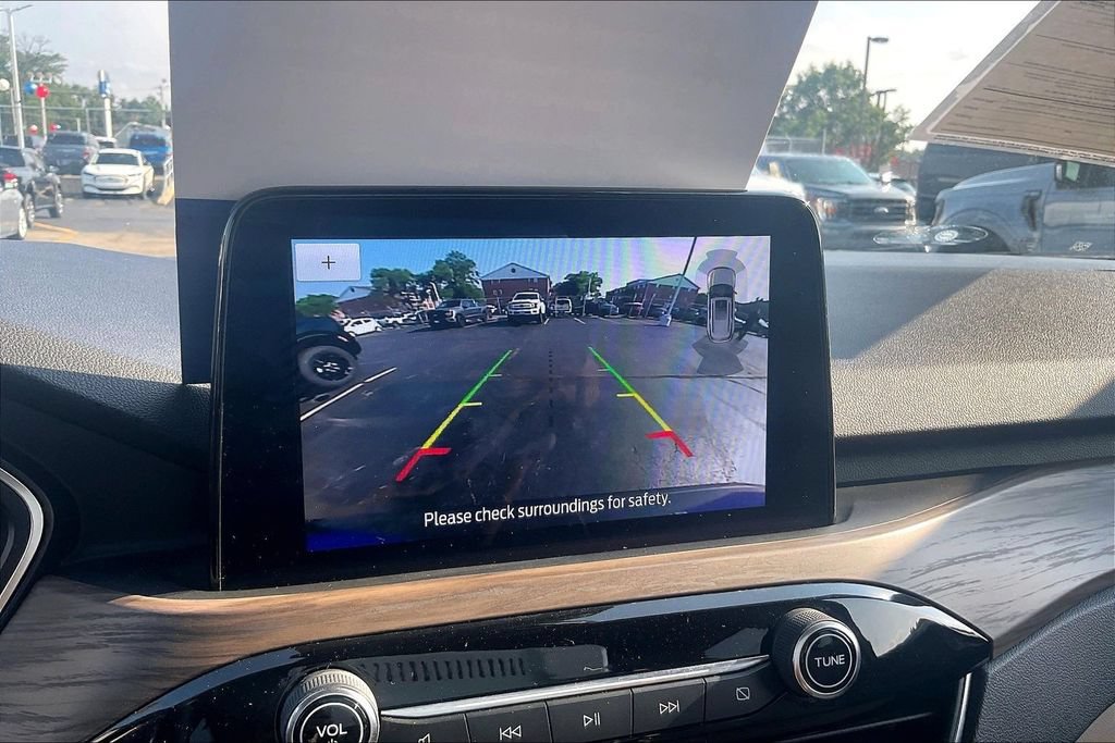 Certified 2020 Ford Escape Titanium AWD/4WD image 20