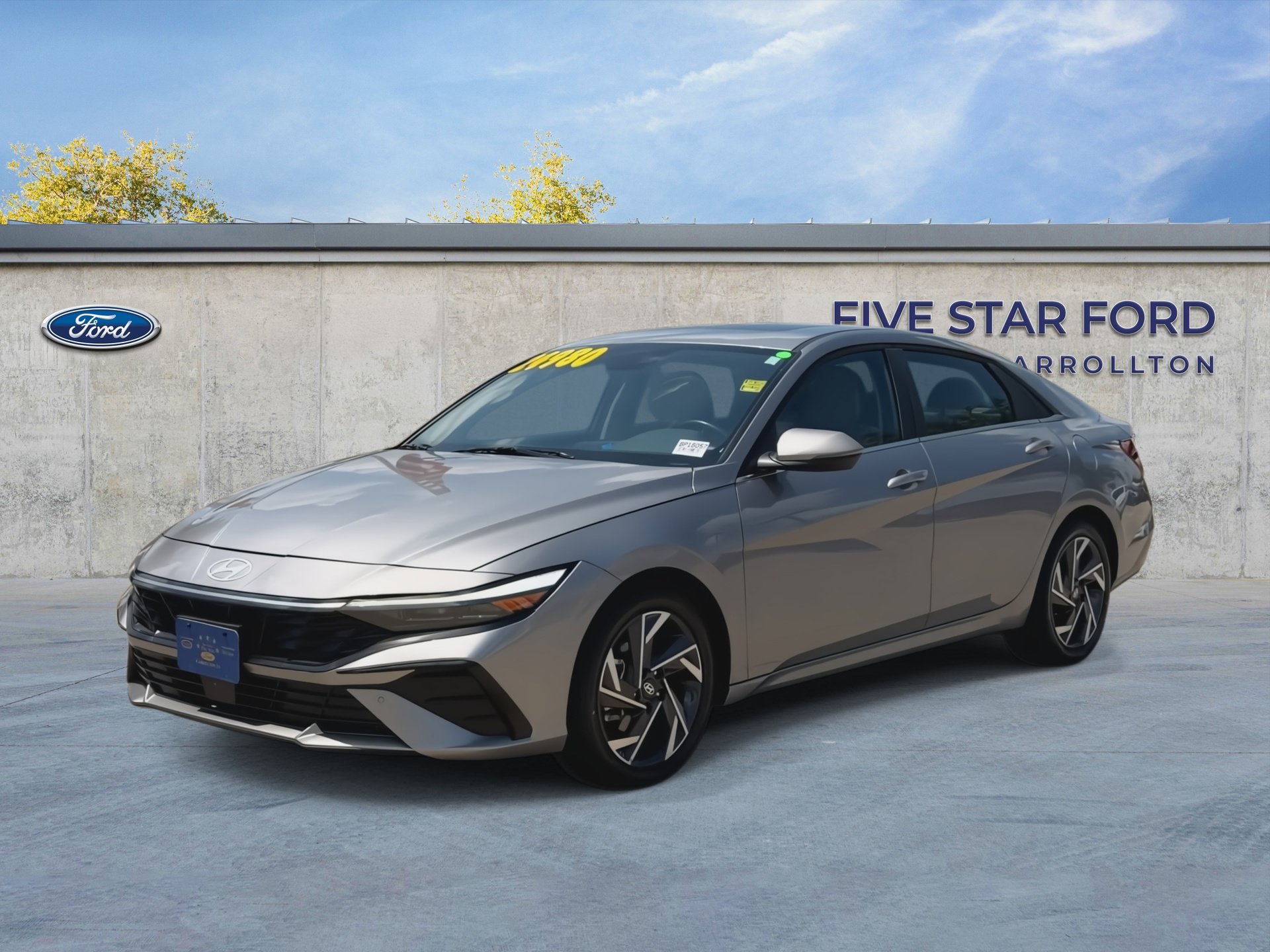 Used 2025 Hyundai Elantra Limited FWD image 4