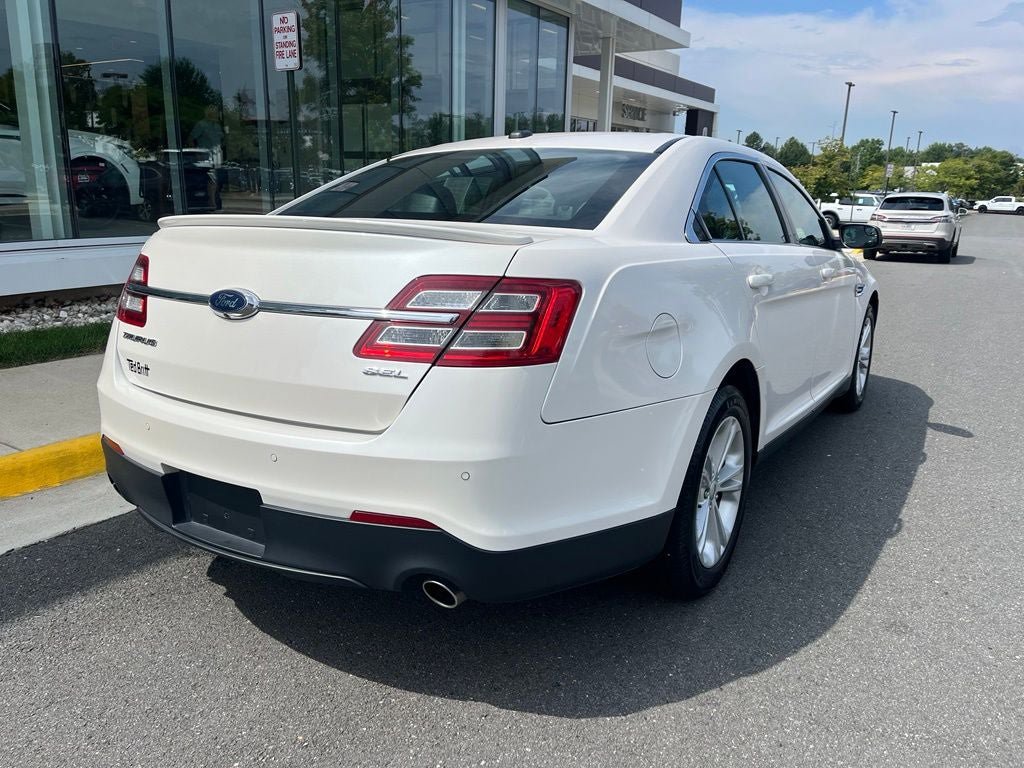Certified 2017 Ford Taurus SEL w/ Equipment Group 201A FWD image 9