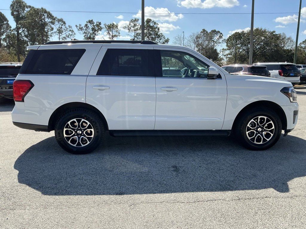 Certified 2024 Ford Expedition XLT image 11