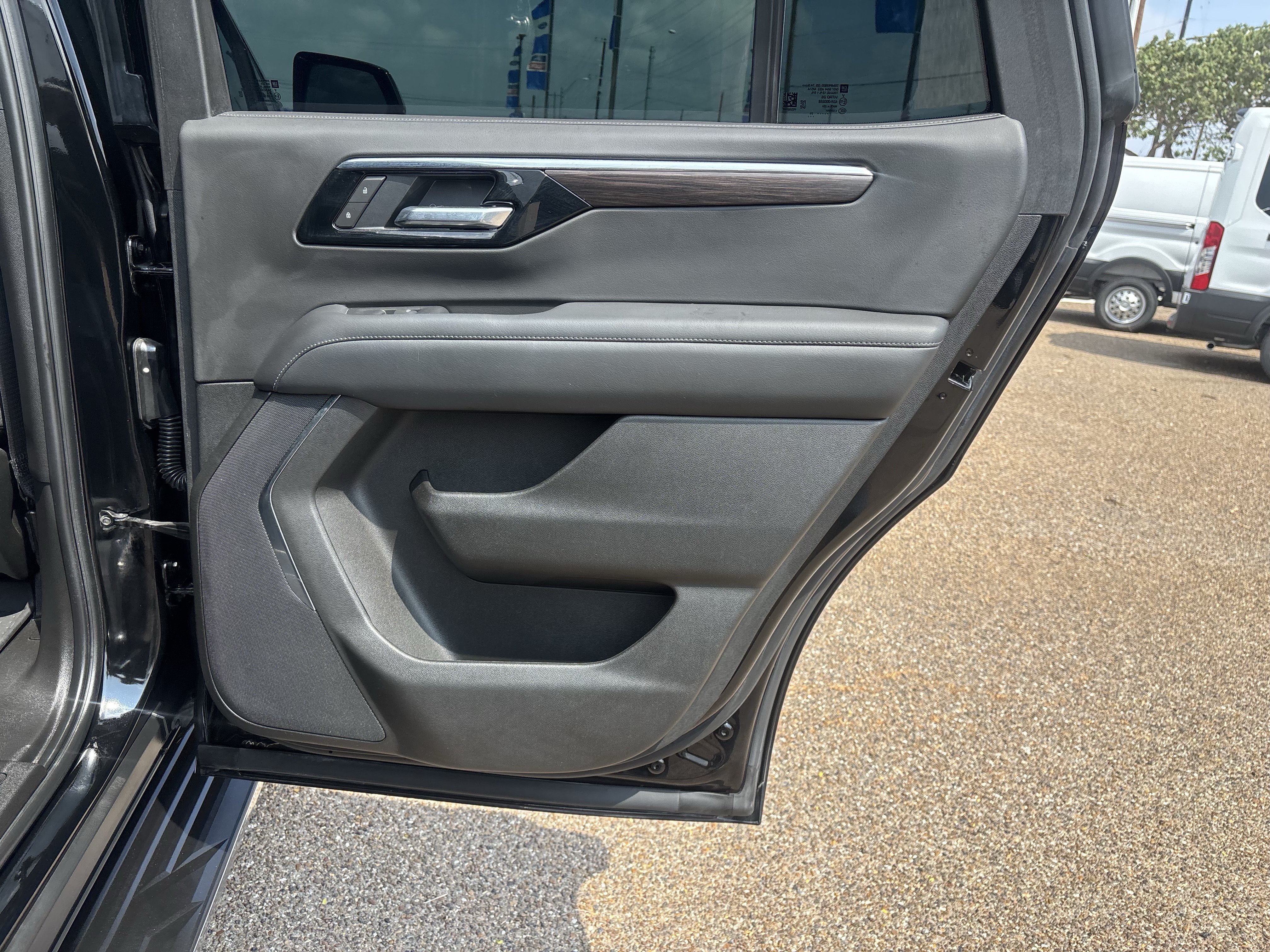 Used 2025 Chevrolet Tahoe LS RWD image 20