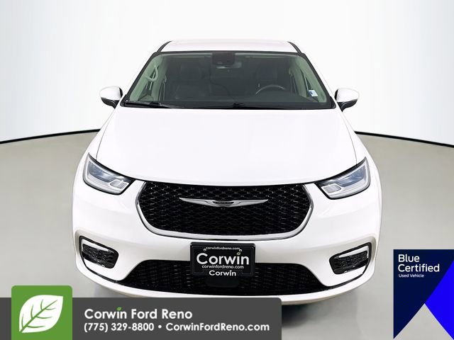 Used 2023 Chrysler Pacifica Touring-L FWD image 2