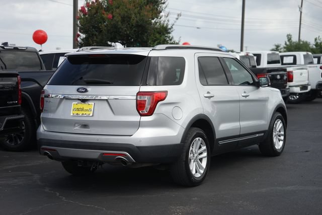 Certified 2017 Ford Explorer XLT w/ Equipment Group 202A FWD image 6