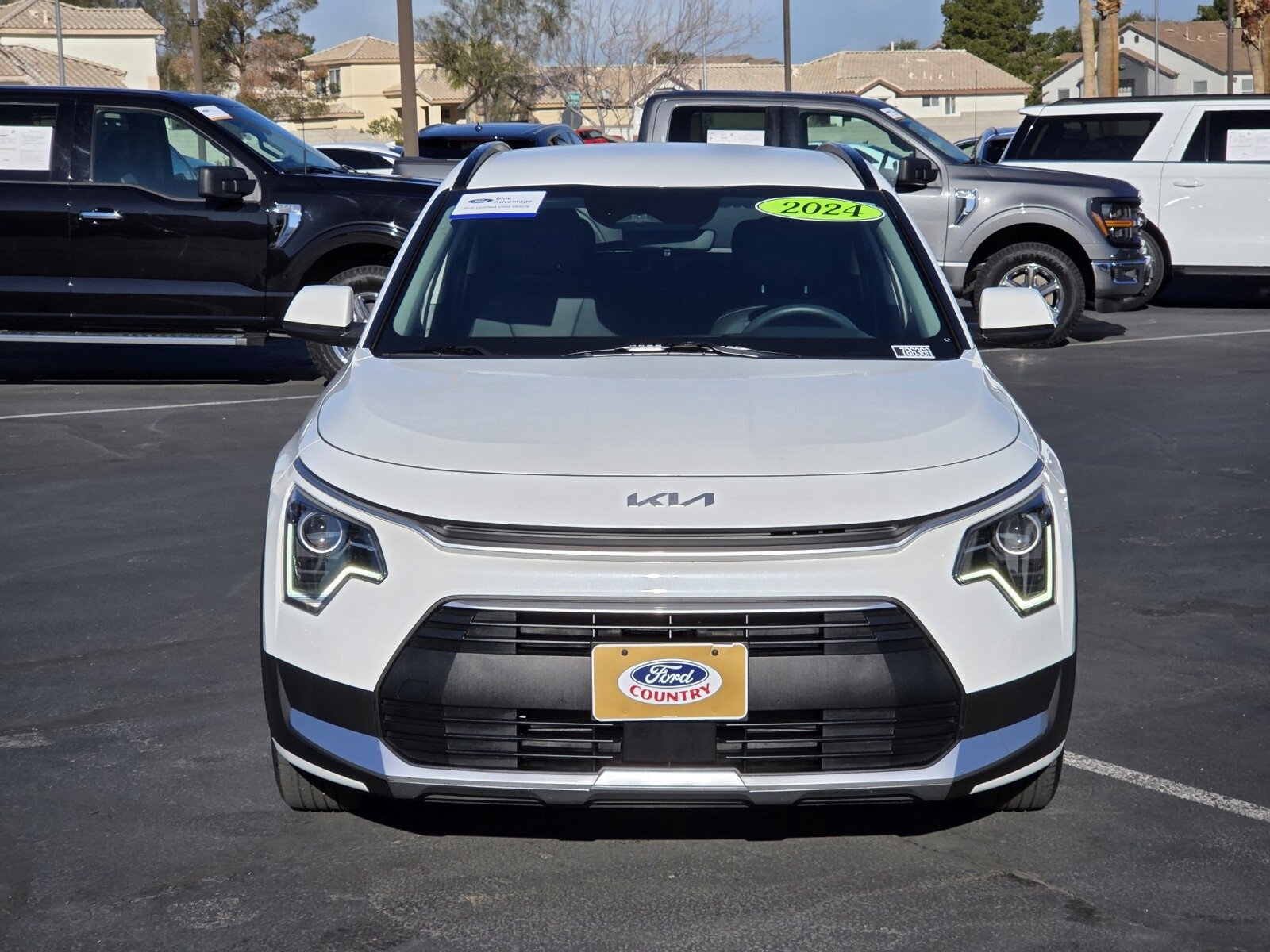 Used 2024 Kia Niro EX image 8