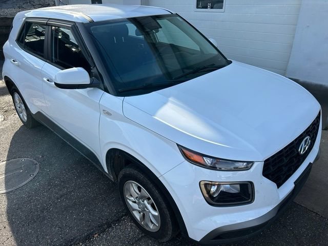Used 2022 Hyundai Venue SE w/ Cargo Package FWD image 7
