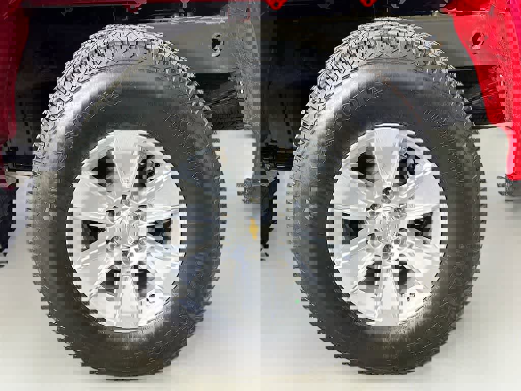 Used 2025 Chevrolet Silverado 1500 LT image 11