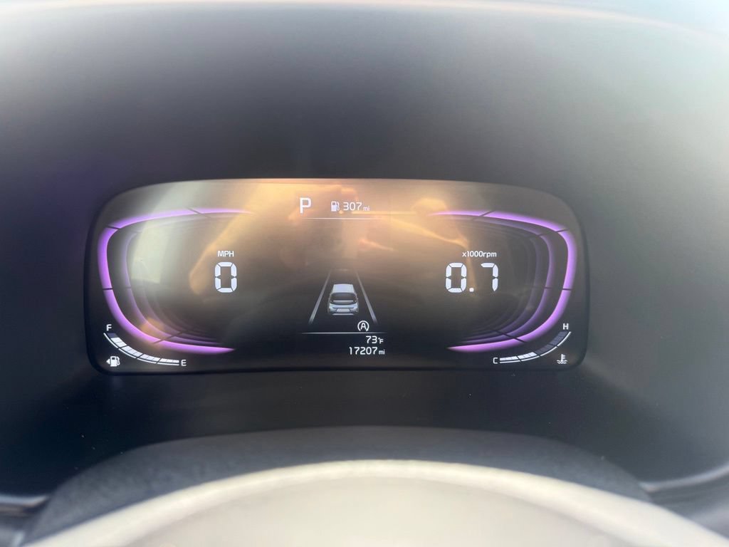 Used 2025 Kia Soul LX w/ LX Technology Package FWD image 19