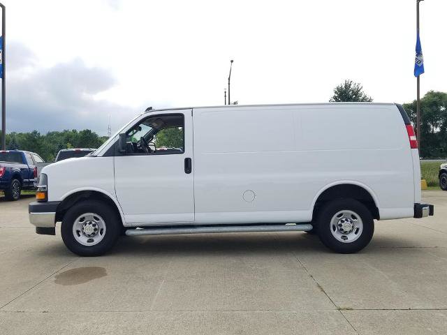 Used 2024 Chevrolet Express 2500 w/ Driver Convenience Package RWD image 8