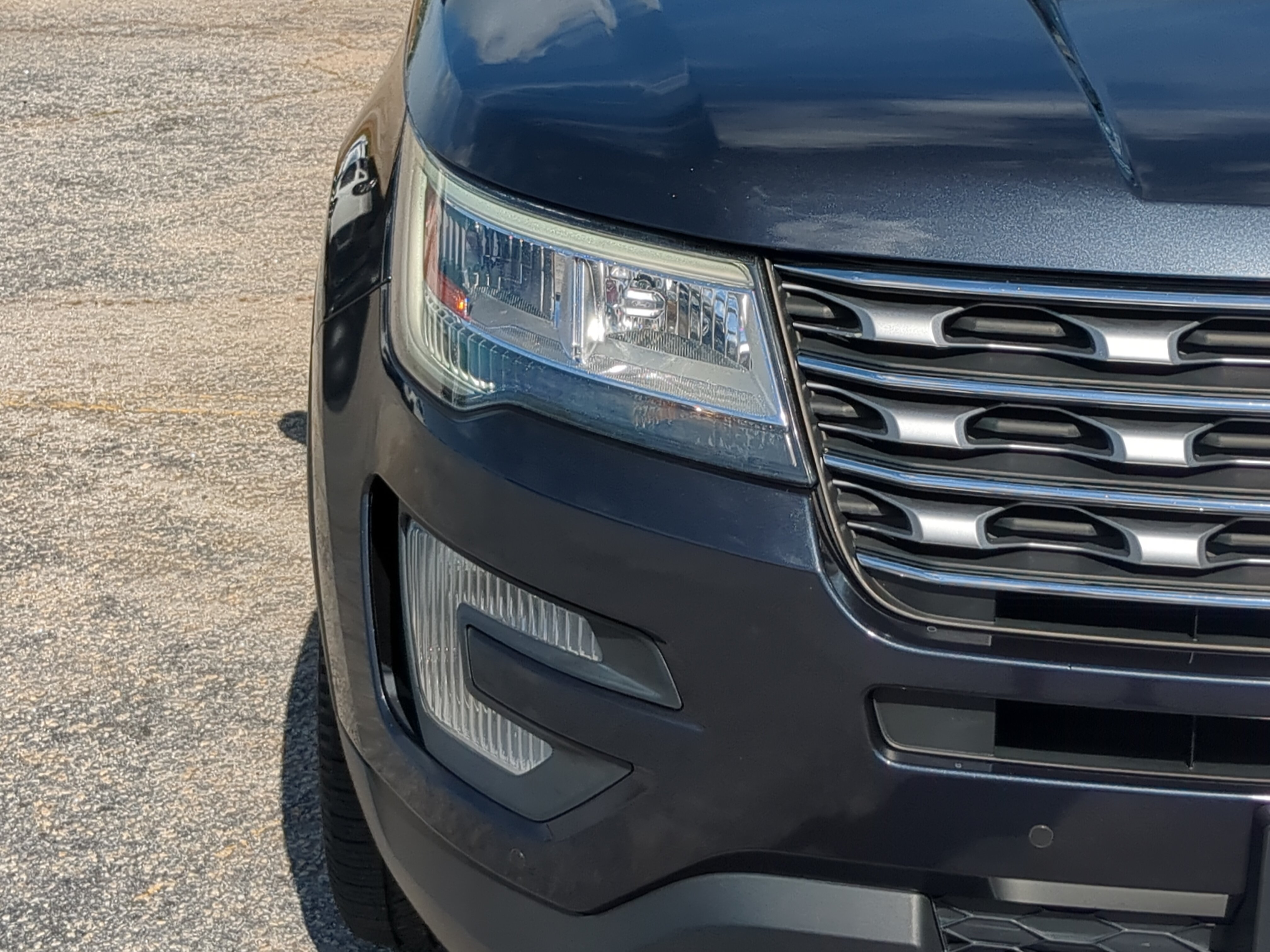 Certified 2017 Ford Explorer Limited FWD image 8