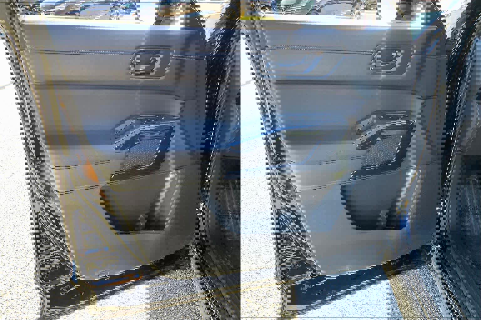 Used 2025 Nissan Pathfinder SV image 20