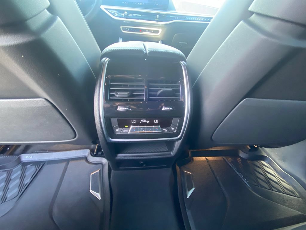 Used 2026 BMW X6 xDrive40i w/ Climate Comfort Package AWD/4WD image 25